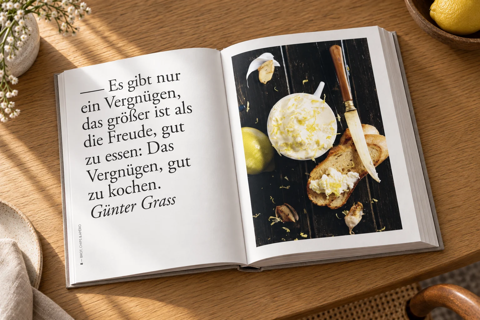 Doppelseite mit Günter-Grass-Zitat und Butter-Fotografie im Kochbuch À la Lucie – Buchgestaltung Inga Sineux