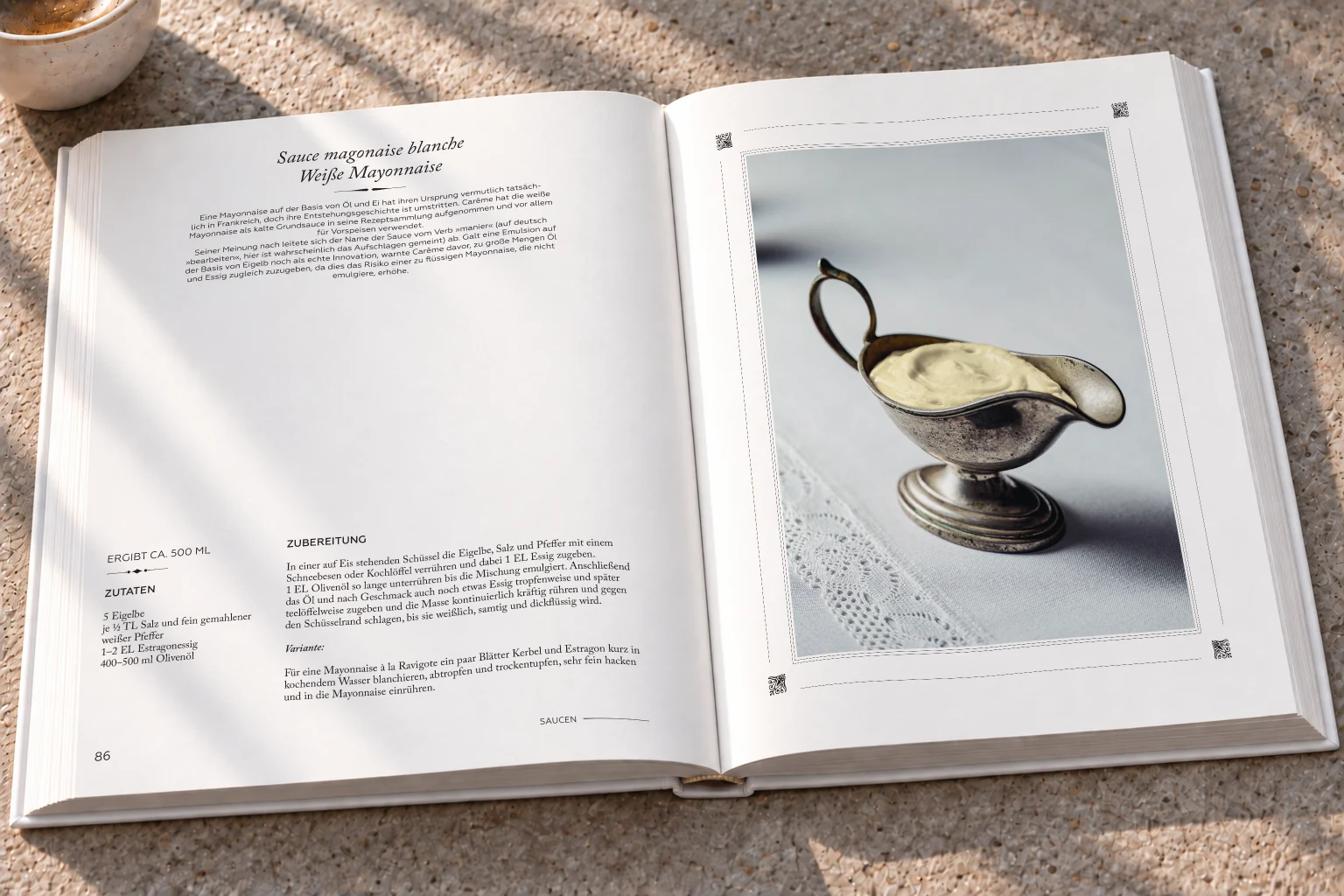 Rezeptlayout mit Sauciere auf hellem Hintergrund im Buch Carême – Buchgestaltung Inga Sineux