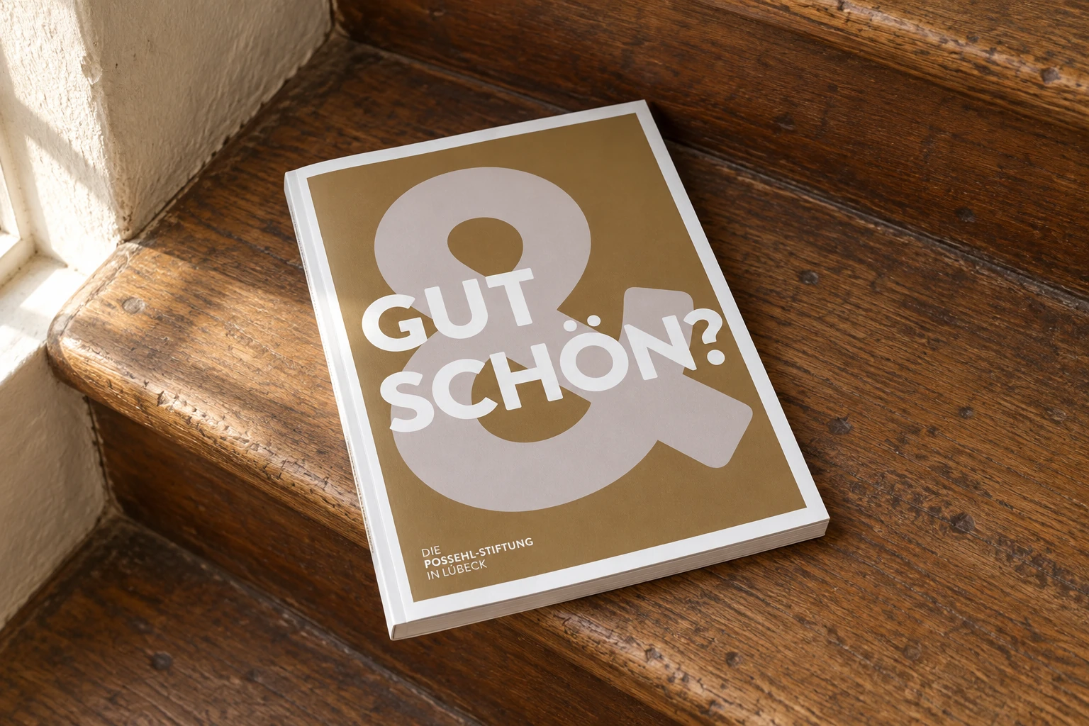 Cover des Jubiläumsmagazins Gut & Schön? der Possehl-Stiftung – Gestaltung für brand eins Wissen von Inga Sineux